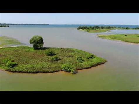 Relaxing Aerials Over Lake Texoma Oklahoma 4K 2023 DJI Mavic Pro