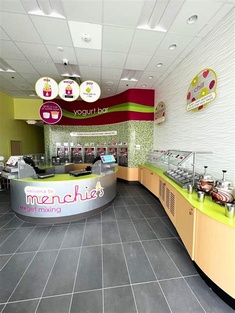 Menchie's Frozen Yogurt - Highlands-Construction