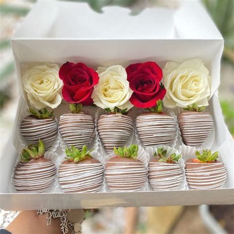 Assorted Chocolate Dipped Strawberry Gift Box – Vancouver House of Flowers