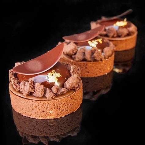 Valrhona Tarte Au Chocolat Caramel Dessert Restaurants Individual Cakes Baking And Pastry