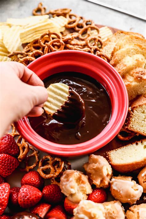 Chocolate Fondue Recipe – WellPlated.com