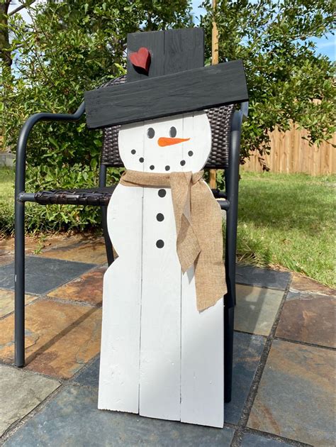 Snowman Made Out Of Old Picket Fence Boards Pallet Wood Christmas