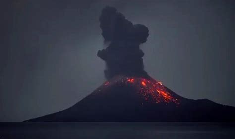 Indonesia En Alarma Por La Erupci N Del Volc N Krakatoa Cio