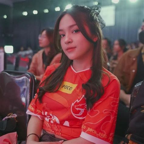 8 Beautiful And Charming Photos Of Eca Aura Ba Esports Who Turns Out