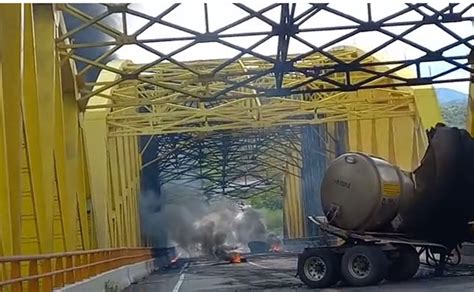 Video Pipa Cargada De Combustible Colisiona Y Explota Sobre La