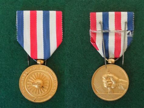 FRENCH GOLD MEDAL Honour of the Railways Médaille dHonneur des Chemins