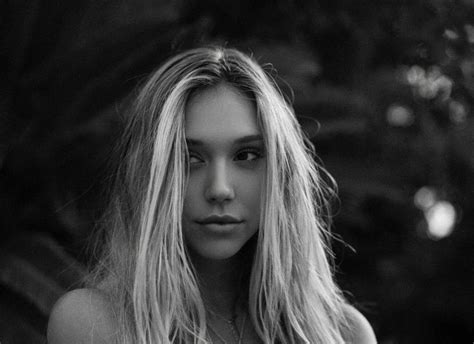 Alexis Ren Alexis Ren Hair Alexis Ren Alexis