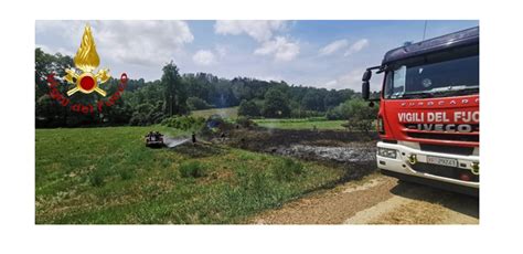 I Vigili Del Fuoco Di Asti Domano Un Vasto Incendio Di Sterpaglie A