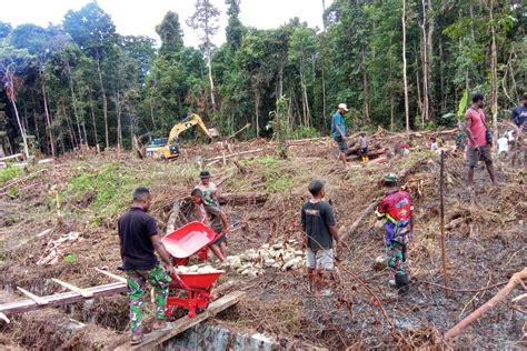 Kodim Wondama Pembangunan Tiga Rumah Rampung Sebelum TMMD Berakhir