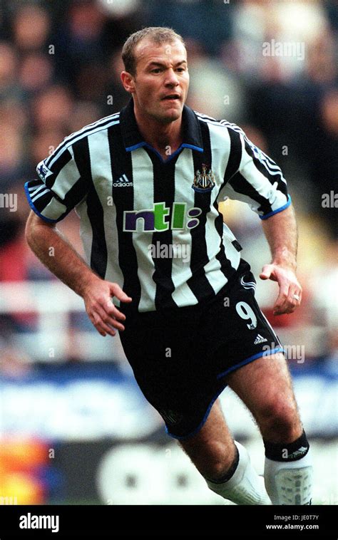 ALAN SHEARER NEWCASTLE UNITED FC ST JAMES PARK NEWCASTLE ENGLAND 04