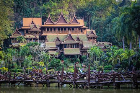 Wat Tham Khao Wong A Beautiful Temple In Uthai Thani