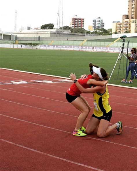 Bento gonçalvense é vice campeã de atletismo dos Jogos Universitários