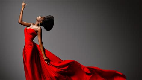 ai    mediocre fashion designer