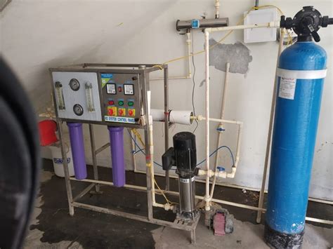 Reverse Osmosis FRP 250 Lph Ro Water Treatment Plant RO Capacity 200