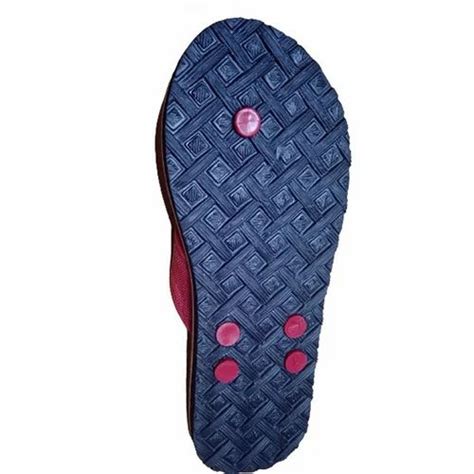 Maroon Regular Men Rubber Hawai Slipper Design Pattern Matt Embosed