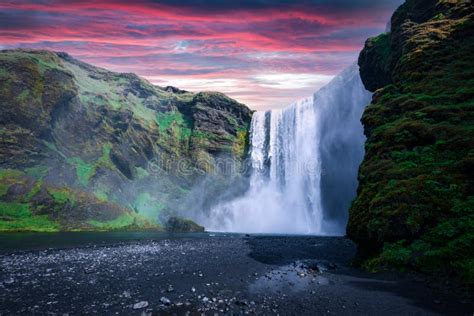 Famous Skogafoss Waterfall on Skoga River Stock Image - Image of famous, iceland: 170569727