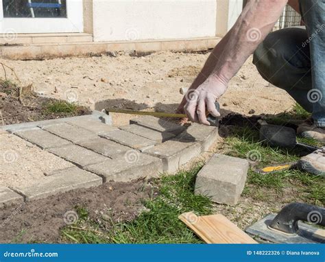 Construcci N De Una Terraza Con La Regla De Las Medidas Piedra De