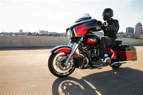 2021 Harley Davidson Cvo Street Glide Guide • Total Motorcycle