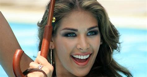 Celebrities In Hot Bikini Dayana Mendoza Miss Universe 2008 In Swimsuit