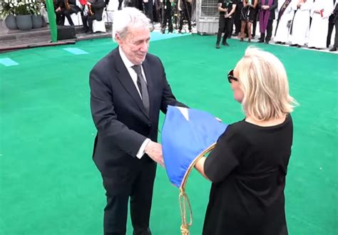 Salvas De Honor Y Entrega De Bandera A Cecilia Morel El Ltimo Adi S A