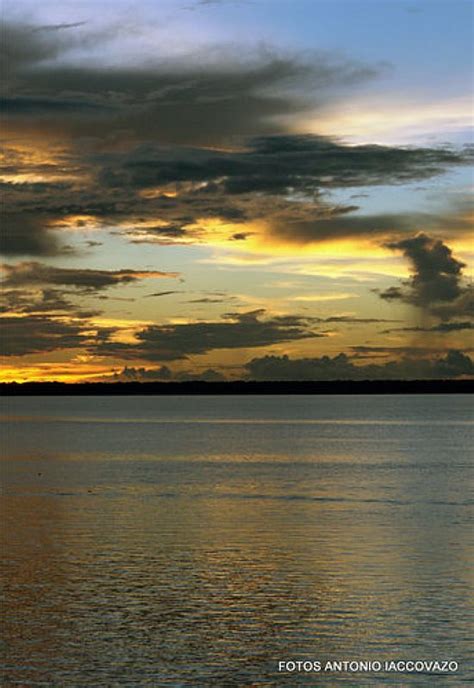 POR DO SOL RIO SOLIMÕES FOTO ANTONIO IACCOVAZO COARI AM