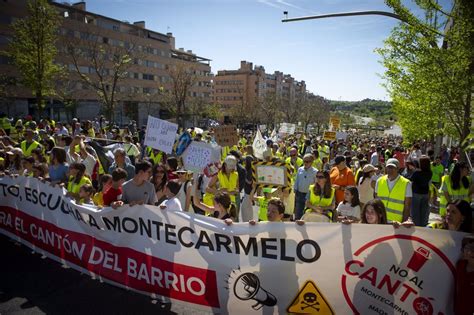 Alrededor De Personas Se Manifiestan En Montecarmelo Contra El