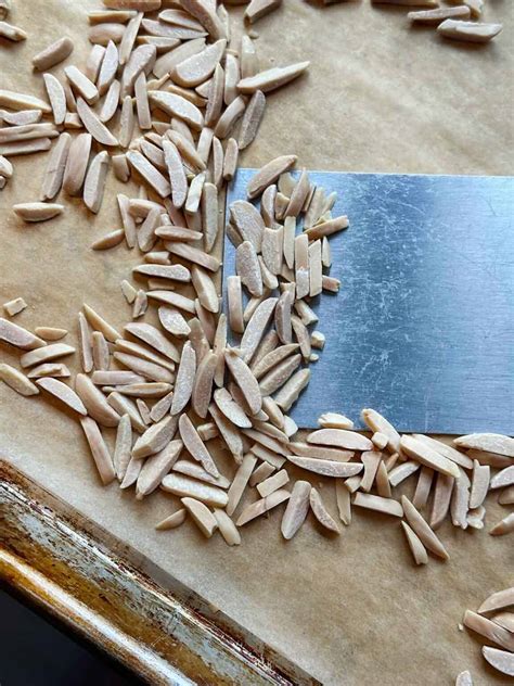 Kourabiedes (Greek Butter + Almond Cookies) - Bowl of Delicious