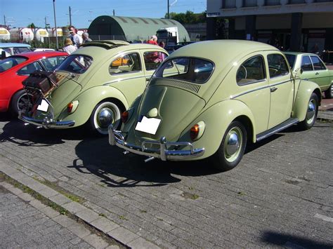 Ein VW Käfer im Herbi look war am 3 Oktober 2007 auf Schloss