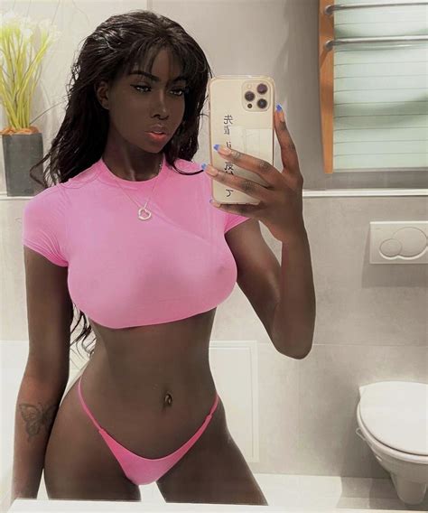 Amira West Mirror Lingerie Selfies Onlyfans Set Leaked Influencers