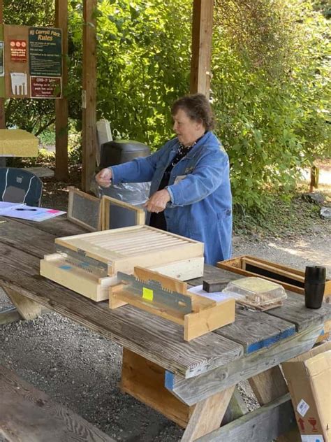 Beginning Beekeeping Course Ejbees East Jefferson Bee Club