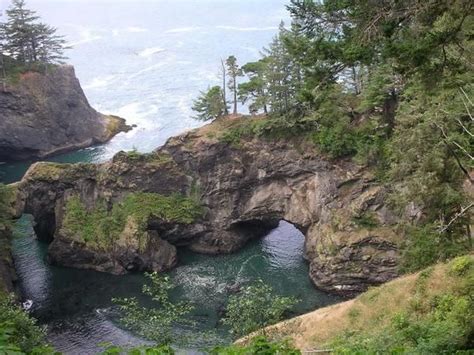 Natural Bridges Cove Oregon In The Samuel H Boardman State Park North