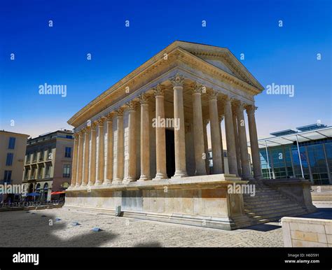 Maison Carr E Hi Res Stock Photography And Images Alamy