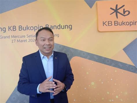 Kenalkan Logo Baru KB Bukopin Ajak Nasabah Main Angklung Republika