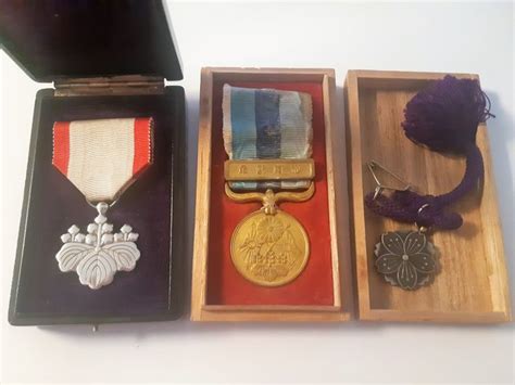 Japan - Army/Infantry - Medal, Three WW2 japan medals with - Catawiki