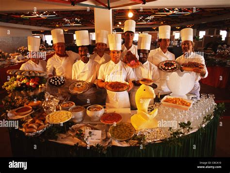 Buffet Glass Chef Hi Res Stock Photography And Images Alamy