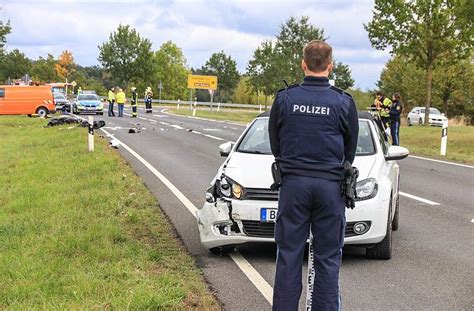 Tödlicher Mofa Unfall auf B22 bei Frensdorf Polizei sucht Zeugen nach