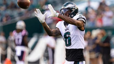 Eagles rookie DeVonta Smith shows elite traits in preseason debut