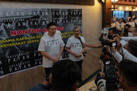 Mediacenter Riau Go Id Nonton Film Sayap Sayap Patah Ini Pesan