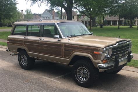 LS-Powered 1990 Jeep Grand Wagoneer | Jeep grand, Jeep, Lift kits