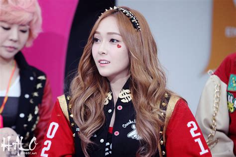 130103 Girls' Generation Jessica at Mnet Wide | kpopping