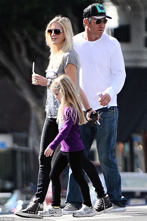 Dennis Quaid Puts Marriage Woes Behind Him On Stroll With Wife Kimberly