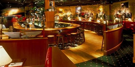 Clyde's of Chevy Chase | Clyde's | American Bars & Restaurants in the US