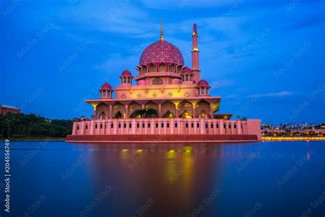 Putra Mosque and Putrajaya Lake in Malaysia at night Stock Photo ...