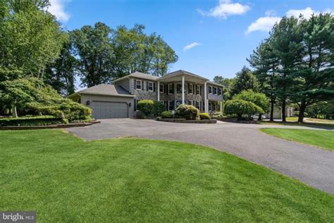 2 Mansion Hill Dr, Ewing, NJ 08628 - MLS #NJME2019448 | BEX Realty