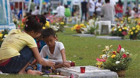 Filipinos throng cemeteries for All Saints’ Day - Bangladesh Post