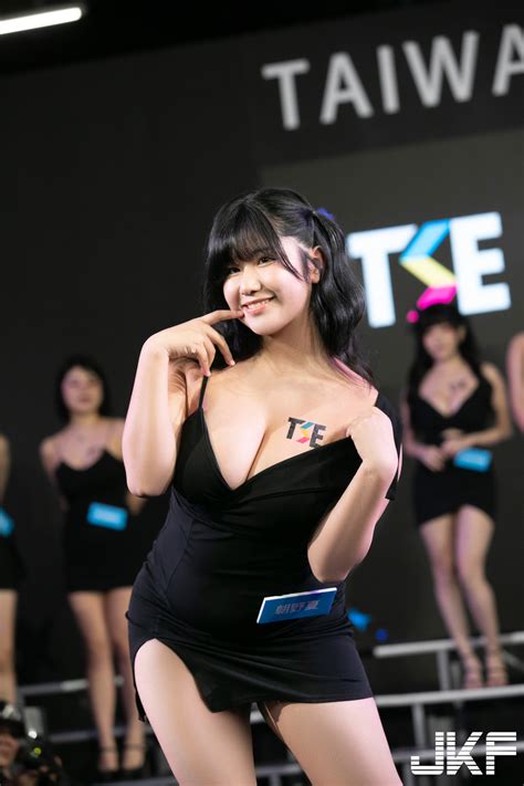 寫真女神、大尺coser爭奇鬥豔！2024 Tse「貼超近色色互動」讓人爽到說不出話【ev棋牌】 Ev棋牌