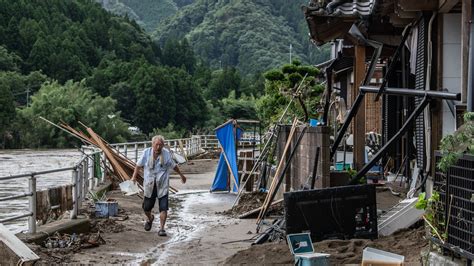 Japan Flood Legs