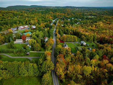 7 scenic drives in Connecticut to view fall foliage