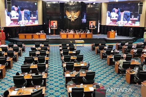 Paripurna DPRD DKI Tetapkan Perda APBD 2023 Senilai Rp83 7 Triliun