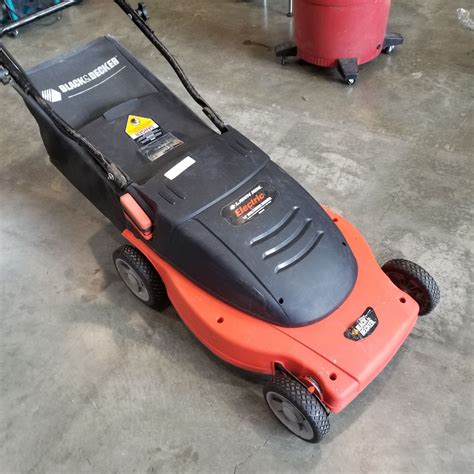 BLACK AND DECKER LAWN HAWG ELECTRIC LAWN MOWER - Big Valley Auction